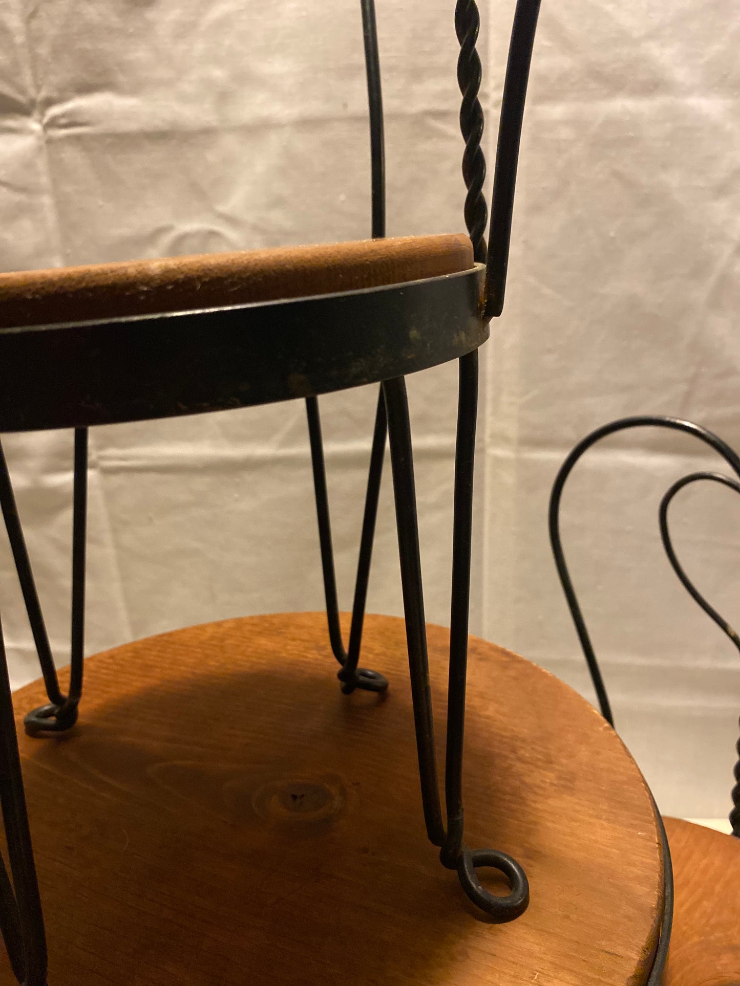 Sellers Sample / Doll Bistro Parlor Table & 2 Chairs Set